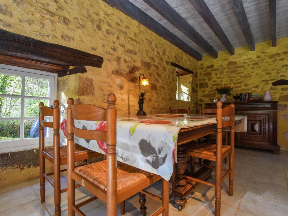 Cosy Holiday Home In Lantheuil With Garden Villefranche-du-Périgord Exterior photo