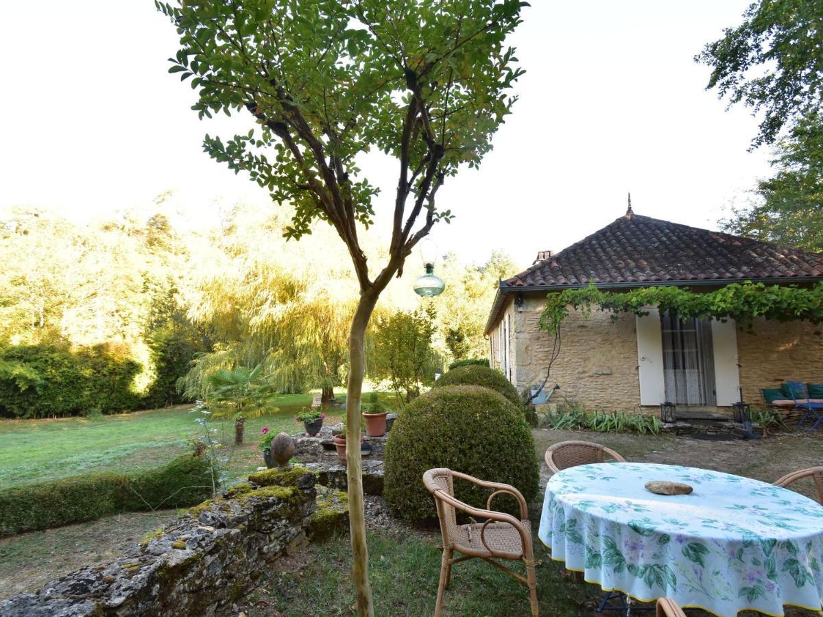 Cosy Holiday Home In Lantheuil With Garden Villefranche-du-Périgord Exterior photo
